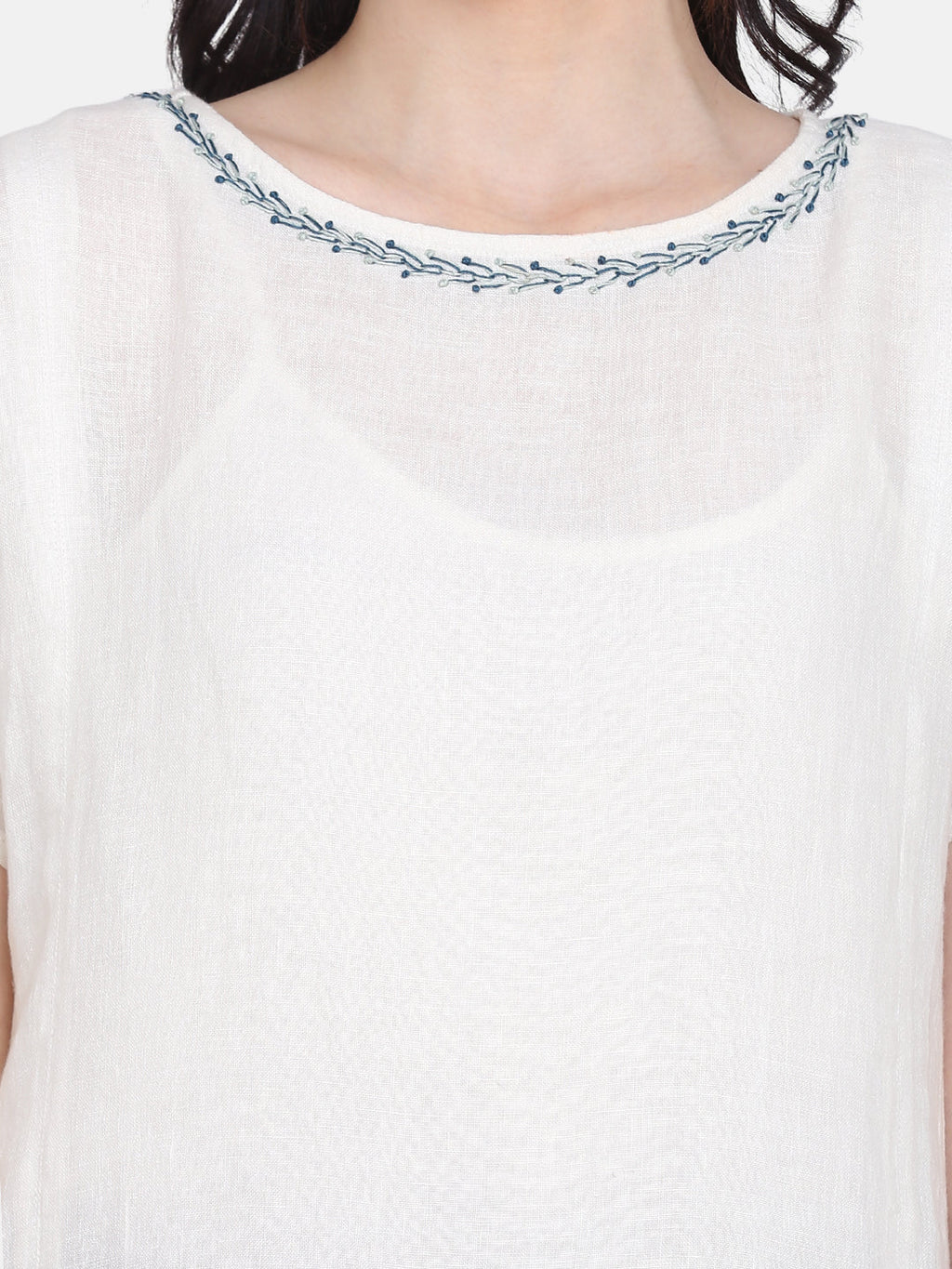 RYLEE EMBROIDERED TOP