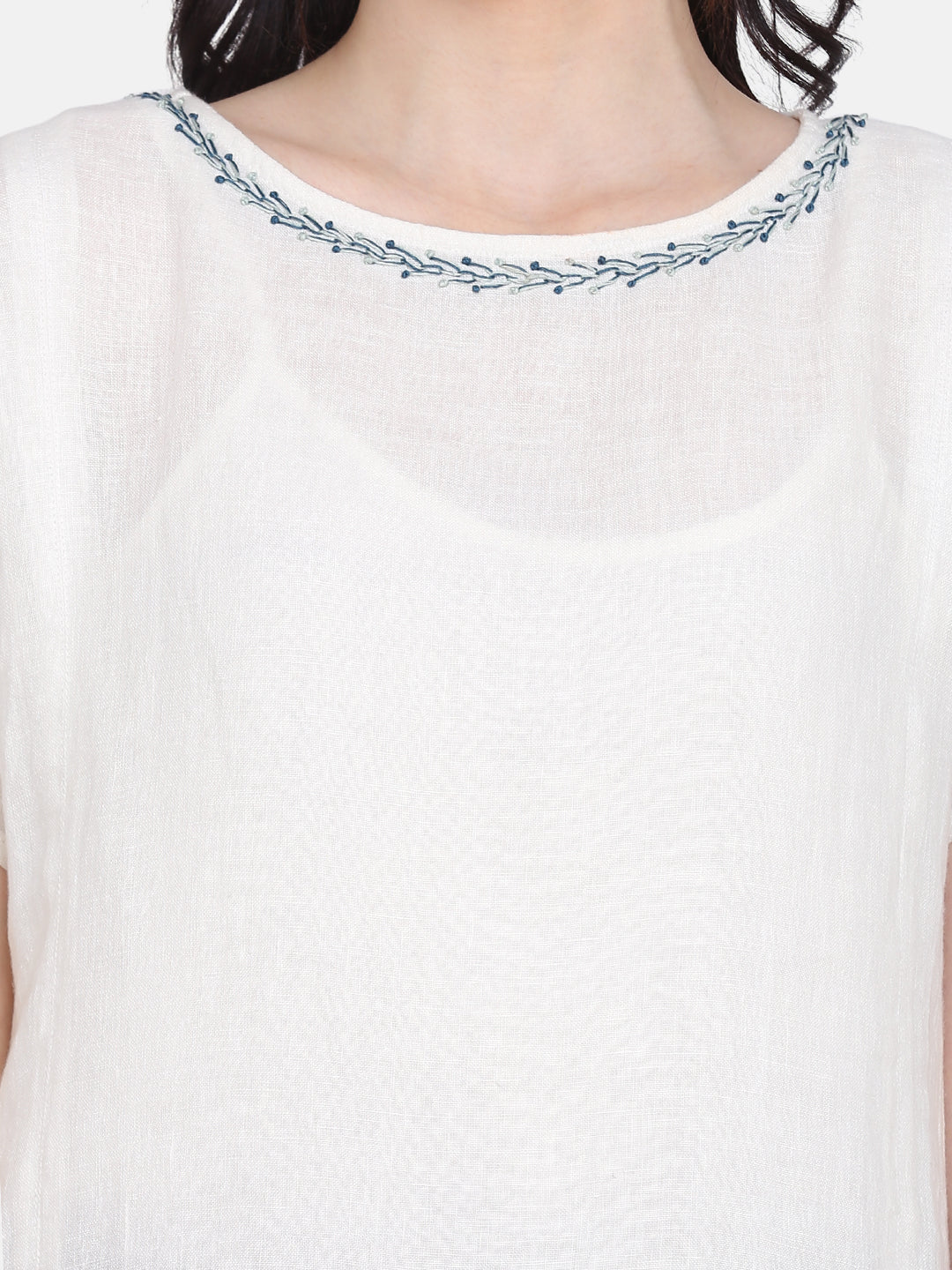 RYLEE EMBROIDERED TOP